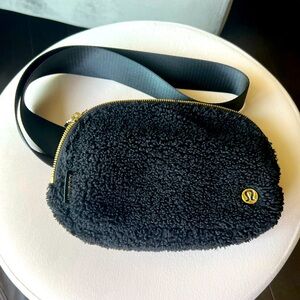Lululemon Everywhere Fleece Belt/Crossbody bag, 1L with gold hardware.